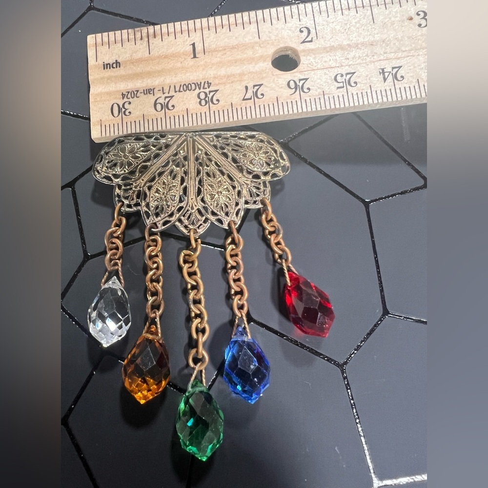 Art Deco Gold Tone Filigree Fanned Brooch with Dangling Glass Beads Vintage - Picture 4 of 7